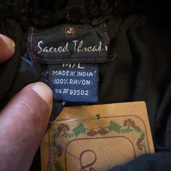 Sacred Threads Black Velvet Embroidered Floral Button-Up Jacket & Skirt M/L - Picture 10 of 13